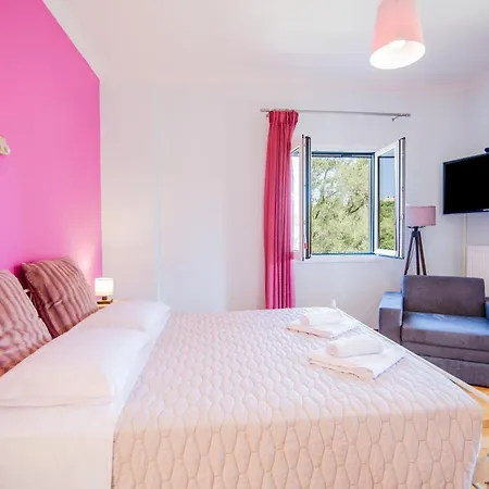 Tatil Evi Le Chateau by CorfuΕscapes