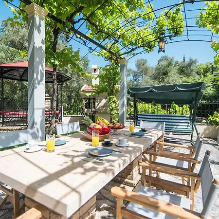 Tatil Evi Le Chateau by CorfuΕscapes