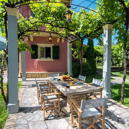 Le Chateau by CorfuΕscapes Holiday home